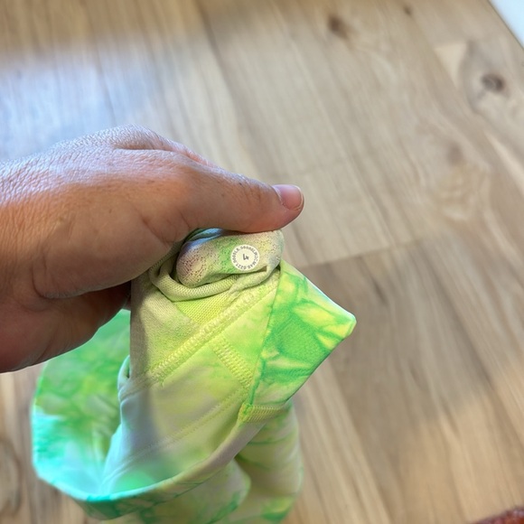 Lululemon Energy Bra High Neck Long Line, Size 4 - Picture 5 of 5